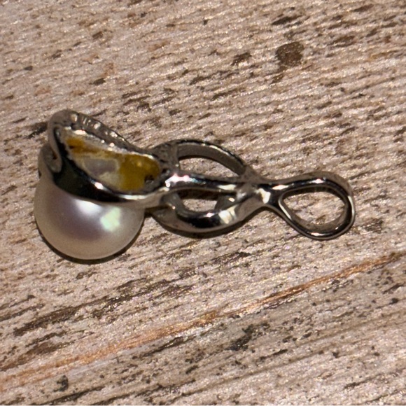 14kt White Gold Freshwater Pearl Diamond pendant - Picture 8 of 8